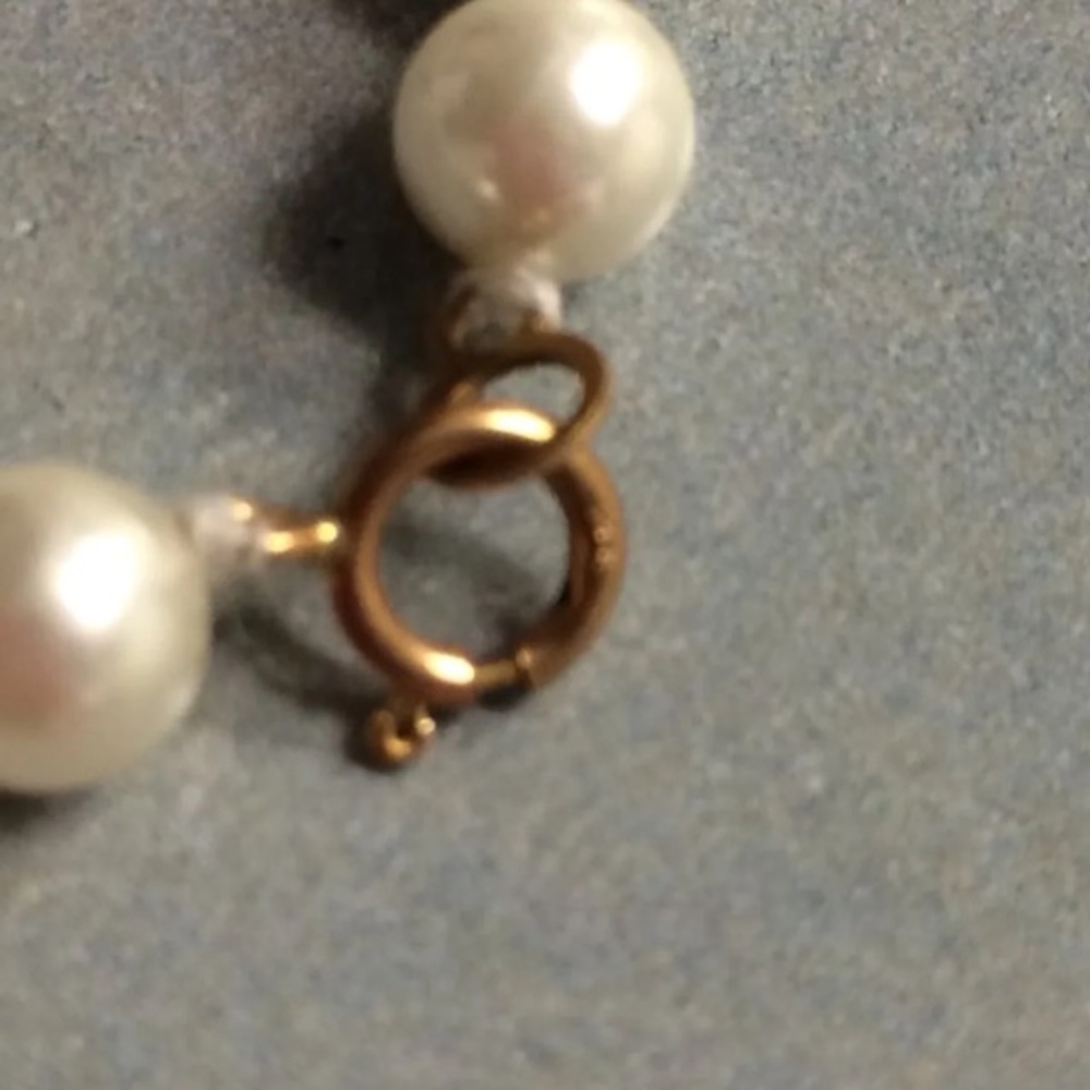 18” Mother of Pearl Necklace - Picture 3 of 7